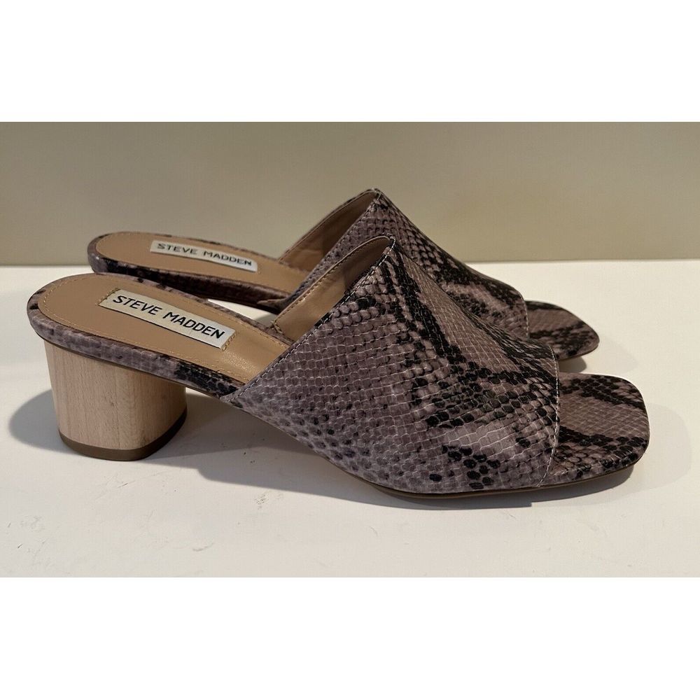 Steve Madden Beige Snake Skin Sandals Size 7.5 Women's with Heel